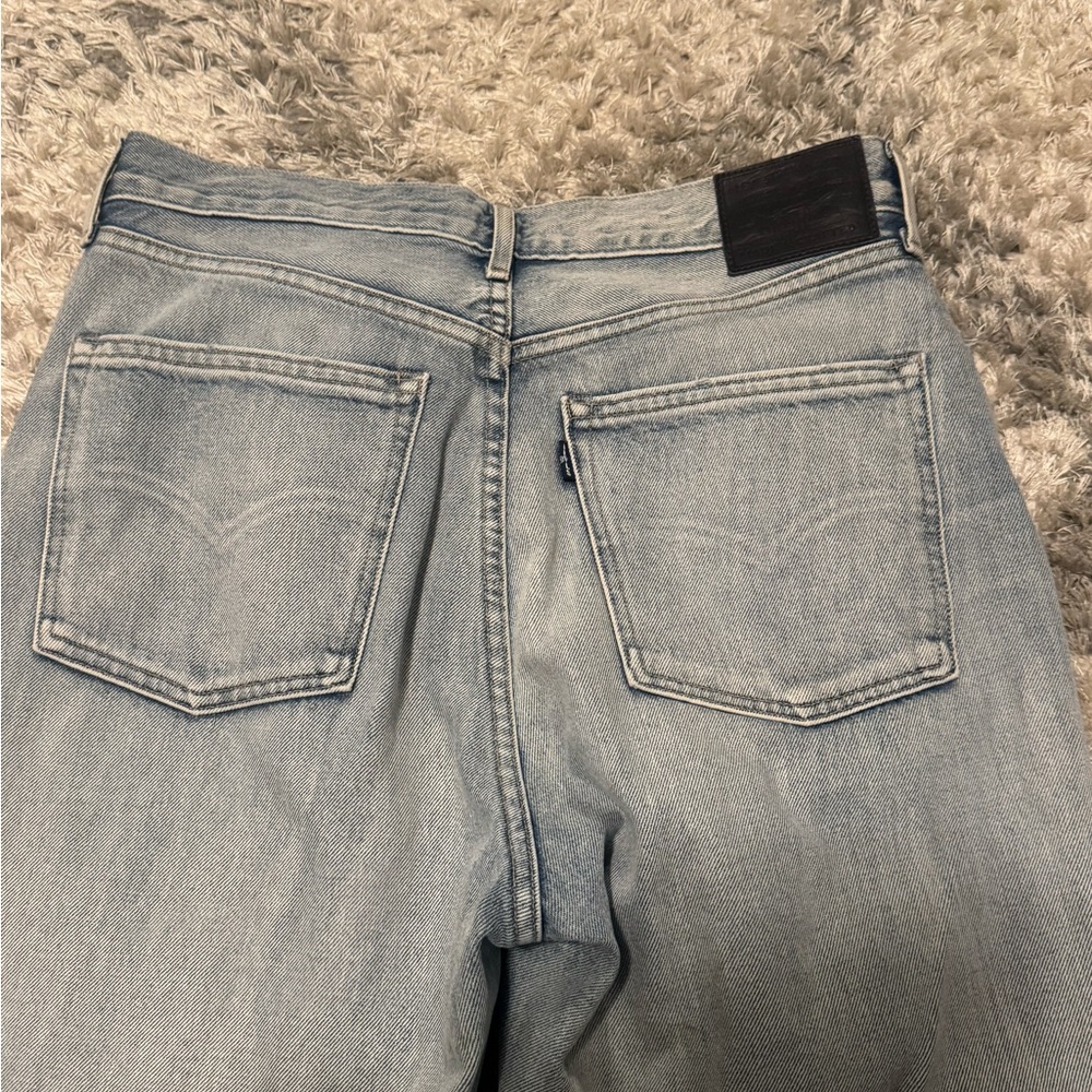 LEVI Barrel Crop Jean